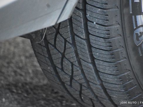 Used 2020 Volkswagen Tiguan SE w/ Panoramic Sunroof Package image 39