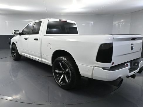 Used 2019 RAM 1500 Express w/ Express Value Package AWD/4WD image 9