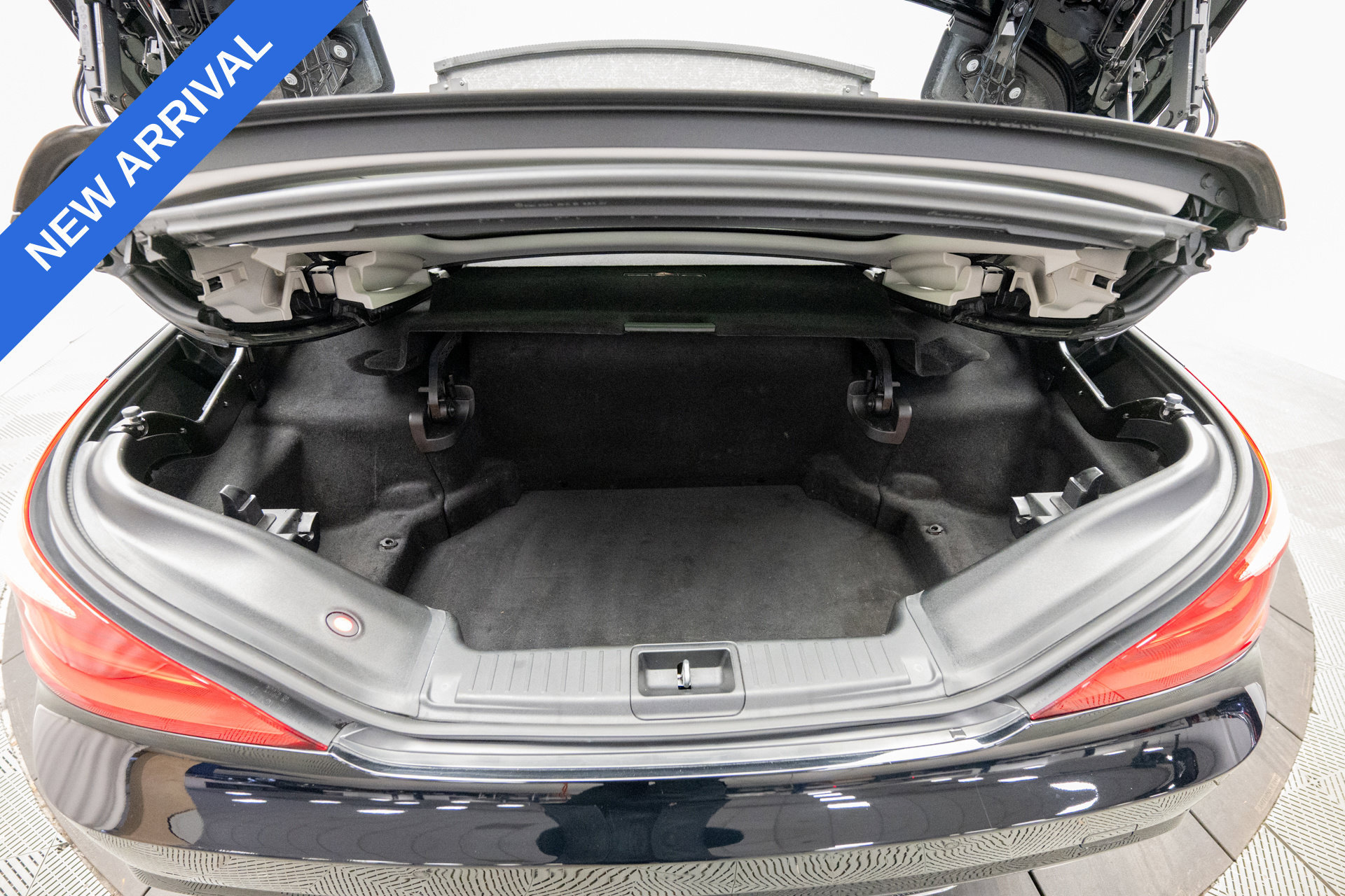 Used 2016 Mercedes-Benz SL 550 image 36
