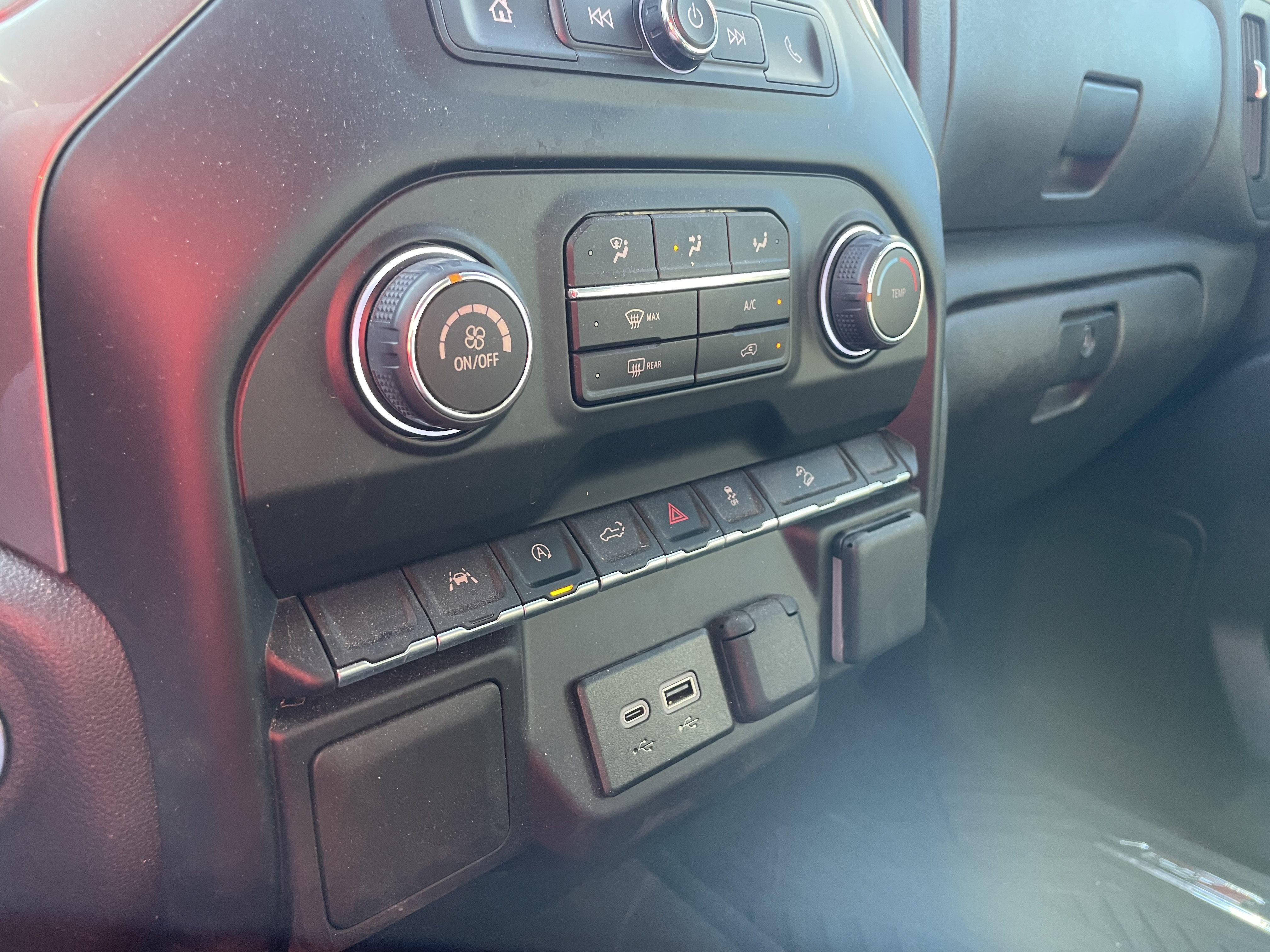 Used 2026 Chevrolet Silverado 1500 Custom Trail Boss w/ LPO, Dark Essentials Package AWD/4WD image 19