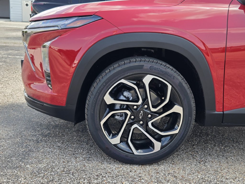 New 2026 Chevrolet Trax RS w/ Sunroof Package FWD image 9