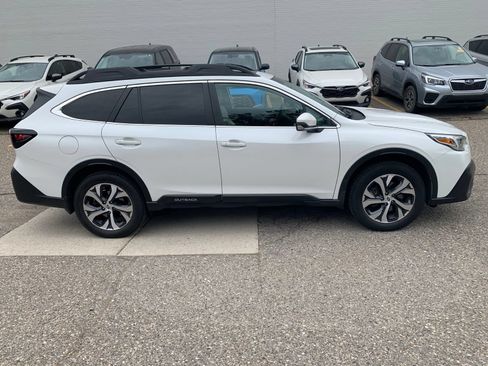 Used 2020 Subaru Outback Limited w/ Popular Package #2 AWD/4WD image 3
