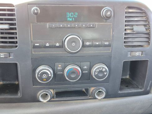 Used 2007 Chevrolet Silverado 2500 W/T AWD/4WD image 16