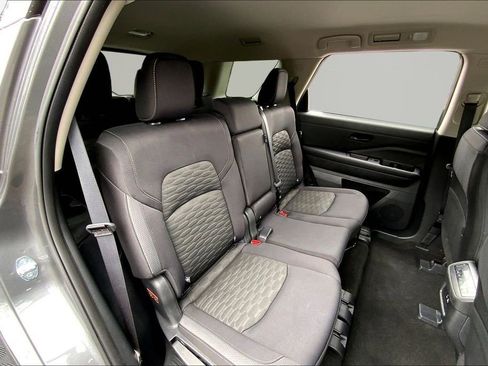 Used 2023 Nissan Pathfinder SV AWD/4WD image 17