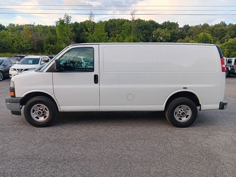 Used 2021 GMC Savana 2500 w/ Driver Convenience Package RWD image 2
