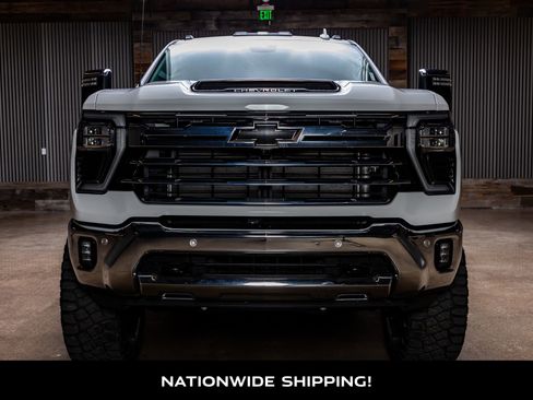 Used 2025 Chevrolet Silverado 2500 LTZ w/ LTZ Premium Package AWD/4WD image 4