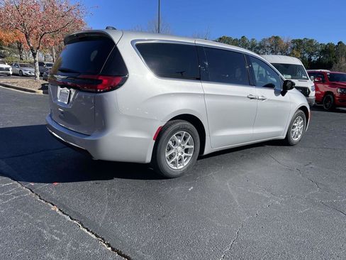 New 2026 Chrysler Pacifica Select FWD image 9