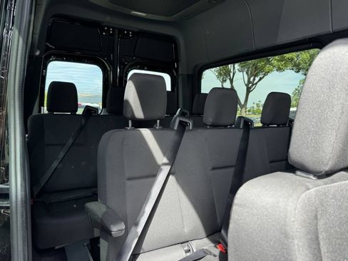 Used 2024 Mercedes-Benz Sprinter 2500 image 9