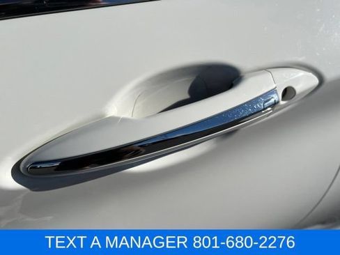 Used 2017 INFINITI Q60 3.0t w/ Premium Plus Package 3.0T AWD/4WD image 15