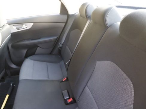 Used 2022 Kia Forte LXS image 13