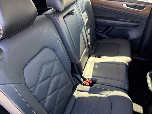 Used 2025 Volkswagen Atlas SE FWD image 18