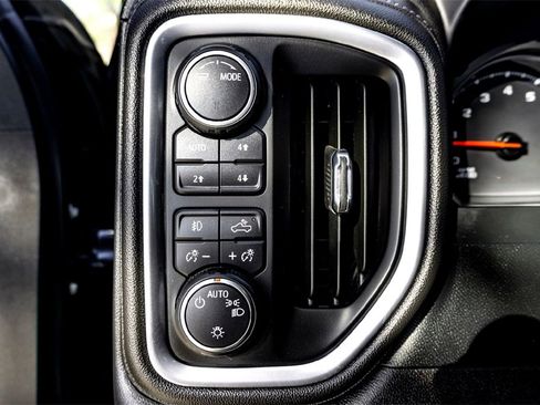 Used 2022 Chevrolet Silverado 1500 LT Trail Boss image 16