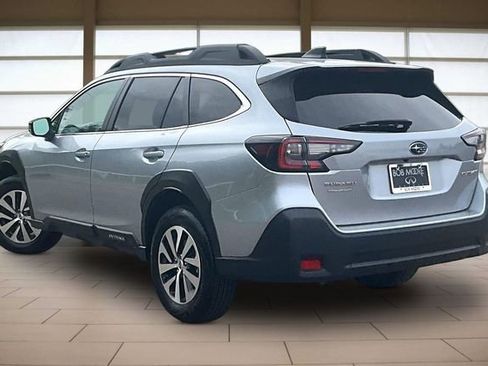 Used 2025 Subaru Outback Premium AWD/4WD image 13