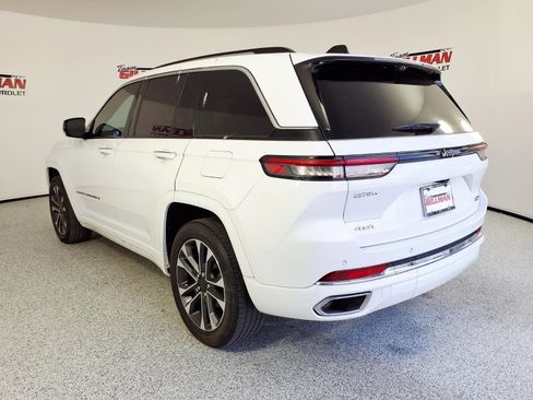 Used 2024 Jeep Grand Cherokee Overland w/ Luxury Tech Group IV image 2