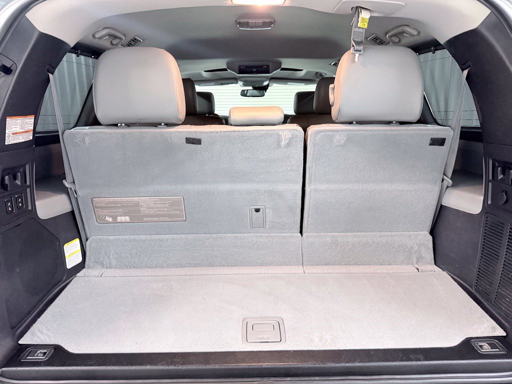 Used 2018 Toyota Sequoia Platinum AWD/4WD image 36