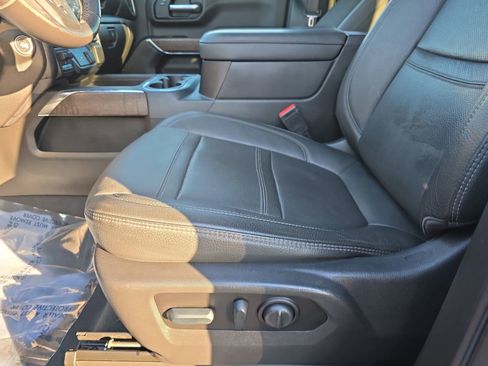 Used 2022 GMC Sierra 3500 Denali image 31