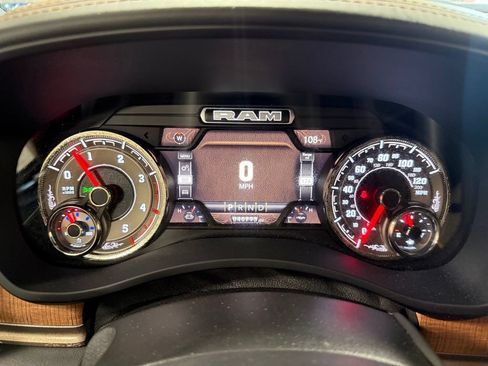 Used 2022 RAM 2500 Limited AWD/4WD image 18