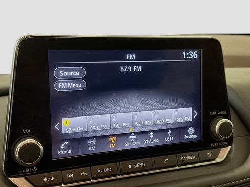 Used 2023 Nissan Rogue S image 21