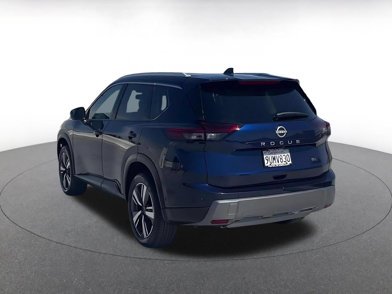 Used 2026 Nissan Rogue SL FWD image 10