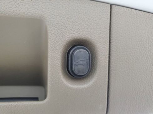 Used 2018 Chevrolet Tahoe LT RWD image 9