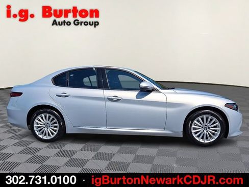 Used 2022 Alfa Romeo Giulia Sprint AWD/4WD image 7