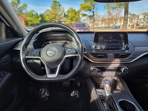 Used 2019 Nissan Altima 2.5 Platinum image 13