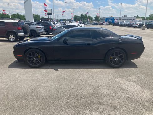Used 2019 Dodge Challenger R/T w/ Blacktop Package RWD image 4