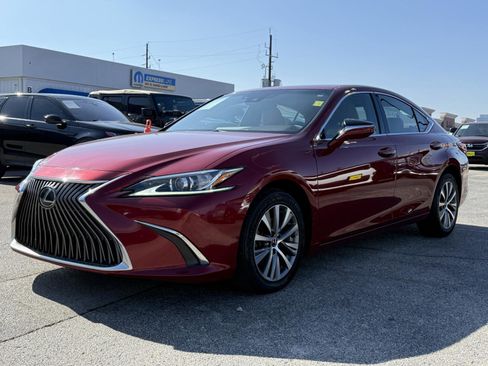 Used 2021 Lexus ES 250 w/ Premium Package image 4
