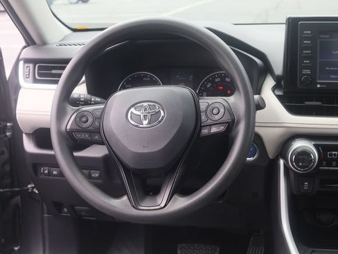Certified 2021 Toyota RAV4 XLE w/ Convenience Package AWD/4WD image 16