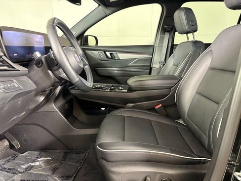 Used 2025 Buick Enclave Preferred image 21