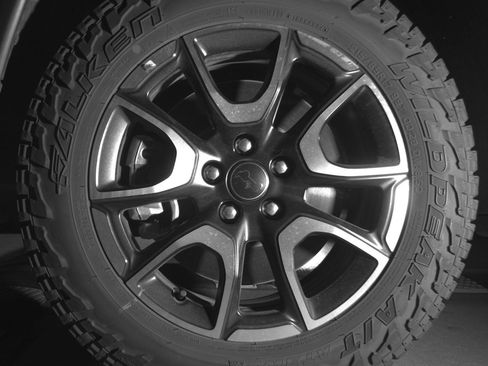 Used 2025 Jeep Compass Trailhawk image 12