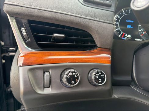 Used 2016 Cadillac Escalade Luxury image 18