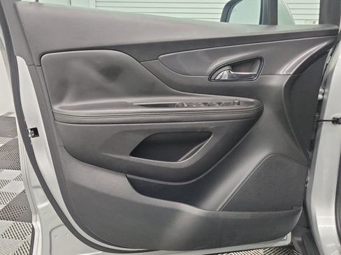 Used 2022 Buick Encore Preferred w/ Safety Package FWD image 18