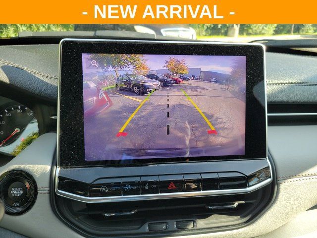 Used 2024 Jeep Compass Limited AWD/4WD image 10