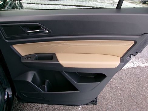 Used 2023 Volkswagen Atlas Cross Sport SE image 10