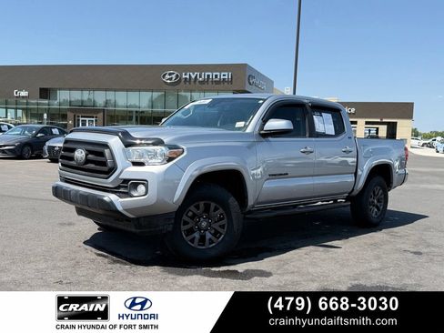 Used 2020 Toyota Tacoma SR5 RWD image 1