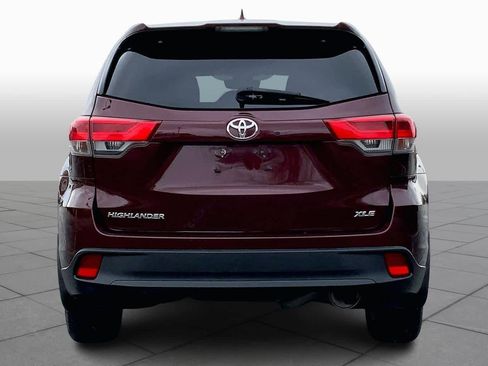 Used 2019 Toyota Highlander XLE image 5