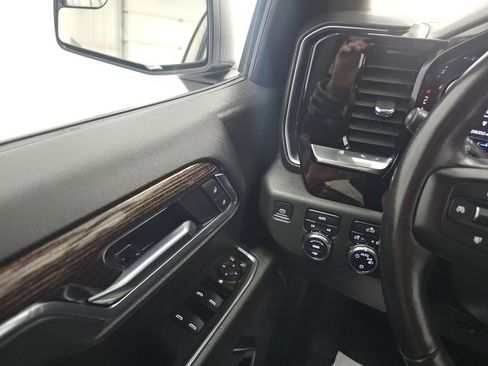 Used 2022 GMC Sierra 1500 SLE image 26