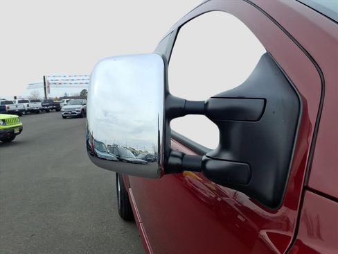 Used 2005 Nissan Titan SE image 8