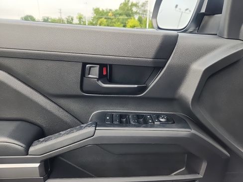 Used 2024 Toyota Tacoma SR5 AWD/4WD image 28