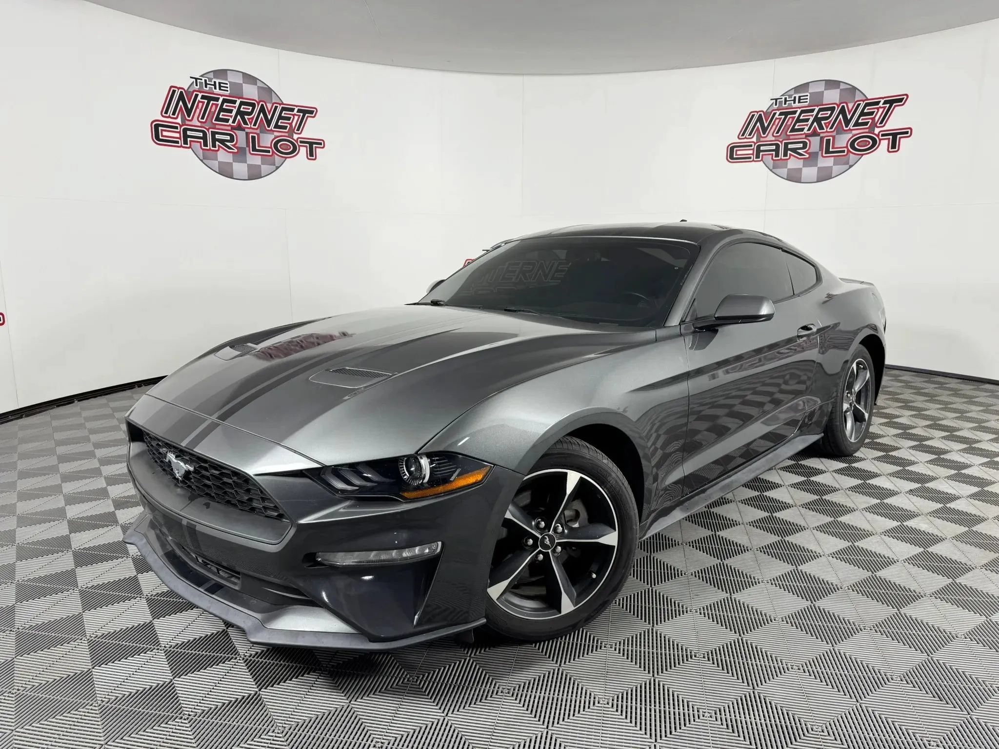 Used 2020 Ford Mustang Coupe RWD image 1