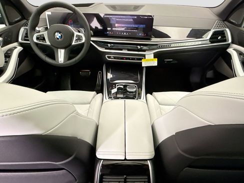 New 2026 BMW X5 sDrive40i image 13