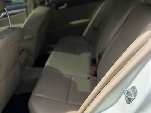 Used 2012 Mercedes-Benz C 250 Sedan image 8