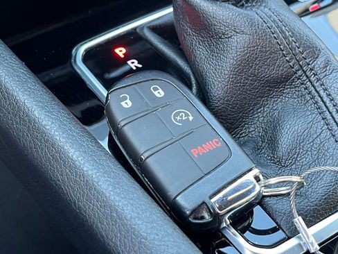 Used 2025 Jeep Compass Limited AWD/4WD image 25