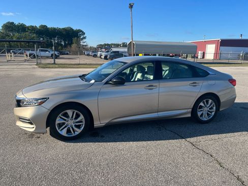 Used 2020 Honda Accord LX image 2