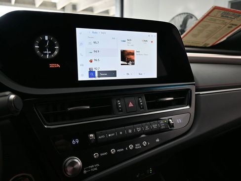 Used 2024 Lexus ES 350 F Sport w/ Accessory Package (Z2) FWD image 24