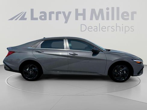 New 2026 Hyundai Elantra SEL Sport Premium FWD image 9