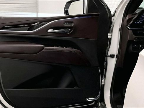 Used 2022 Cadillac Escalade ESV Sport Platinum image 19