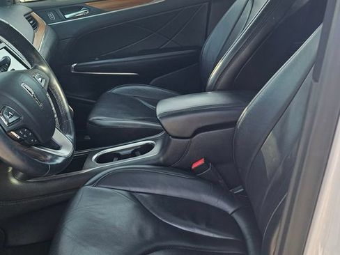 Used 2019 Lincoln MKC Reserve w/ MKC Climate Package AWD/4WD image 5