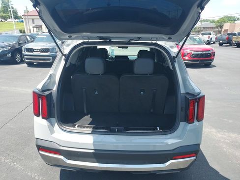 Used 2025 Kia Sorento S w/ Panoramic Sunroof Package FWD image 15
